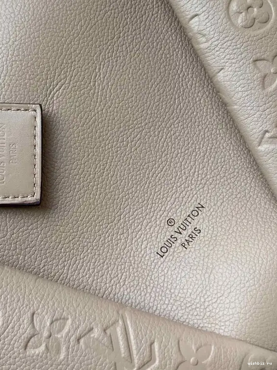 WIS LOUIS VUITTON MM TOTE V 0430
